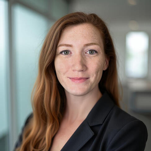 Headshot of Amanda Asher.